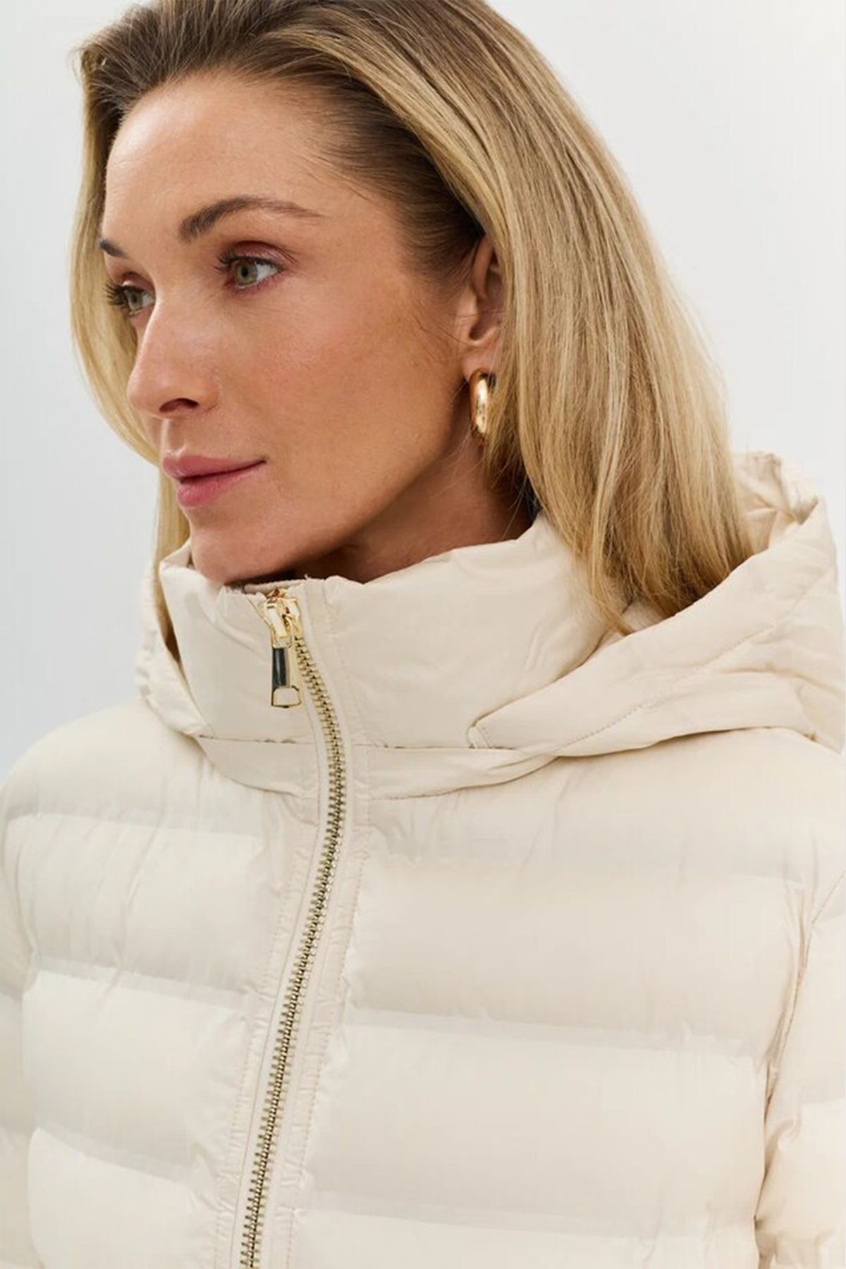 Элегантное пальто с горизонтальной стежкой, 46р