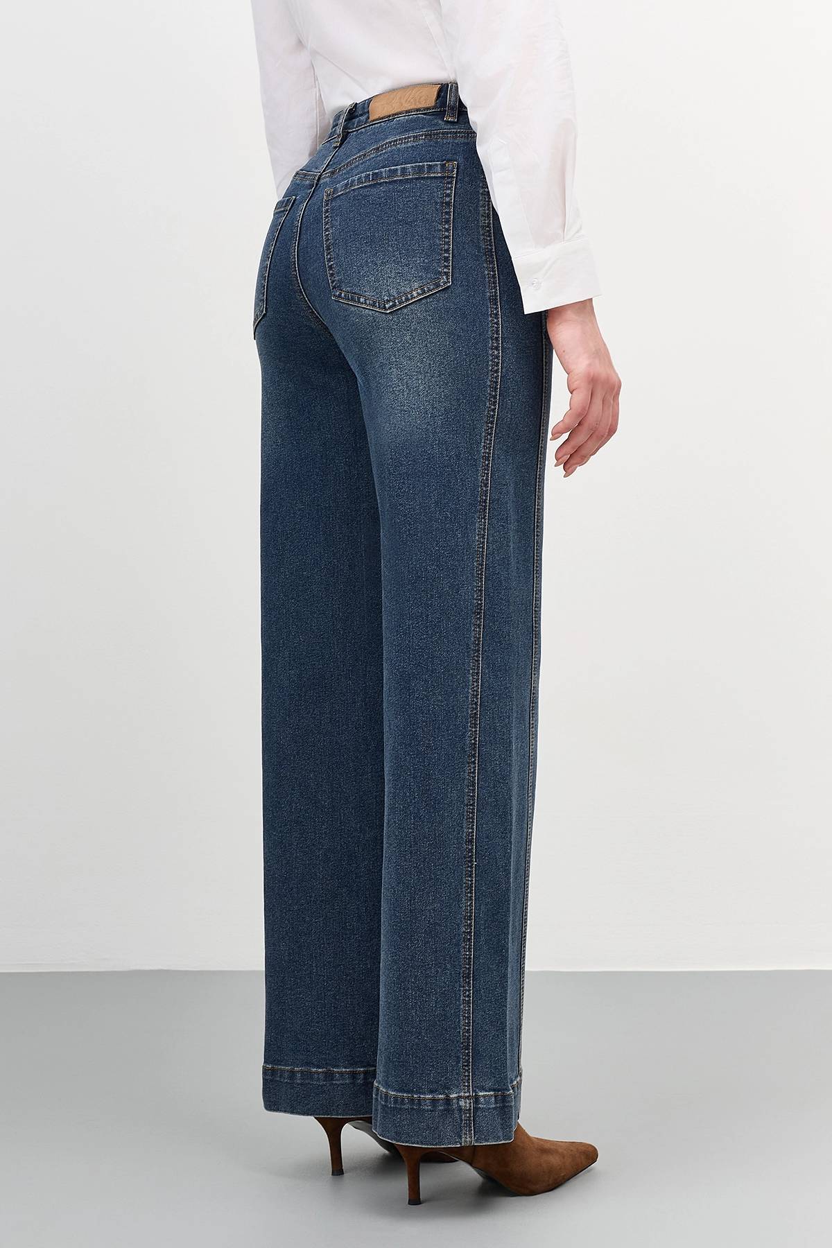 Широкие джинсы с рельефами, 42