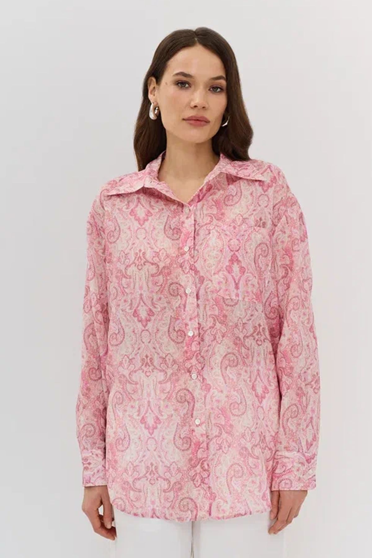 Объёмная блузка с абстрактным принтом, 50р