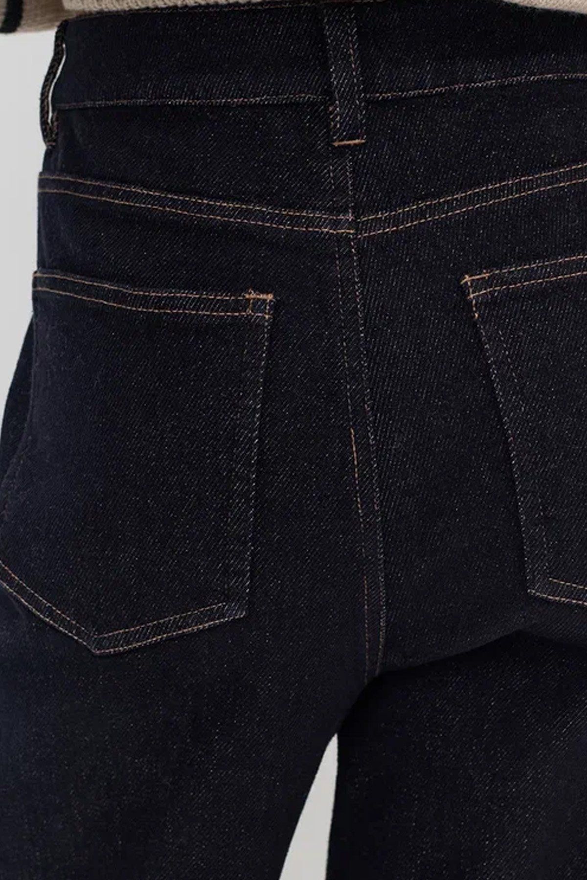 Джинсы бананы из классического темно-синего денима, 42р