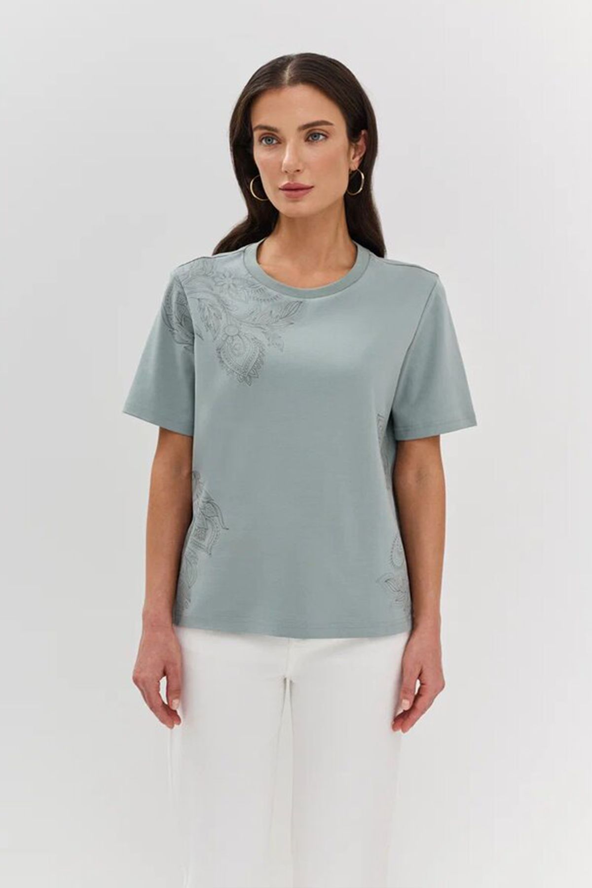 Футболка в цвете ментол с флоральным принтом, 50р