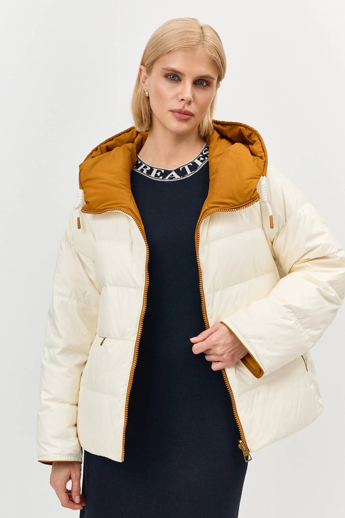 Лимитированная серия куртка двусторняя в молочном цвете с  палантином, 38