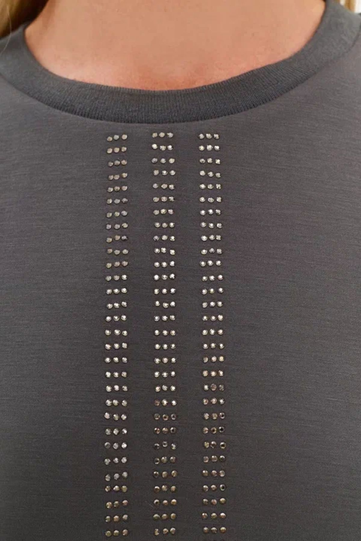 Джемпер с аппликацией из серебристых страз, 54р