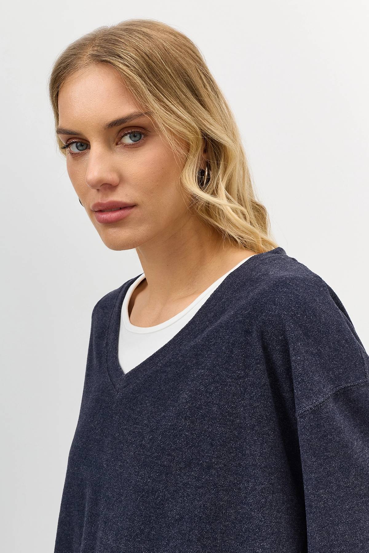 Лимитированная серия темно-синий джемпер с палантином, 48