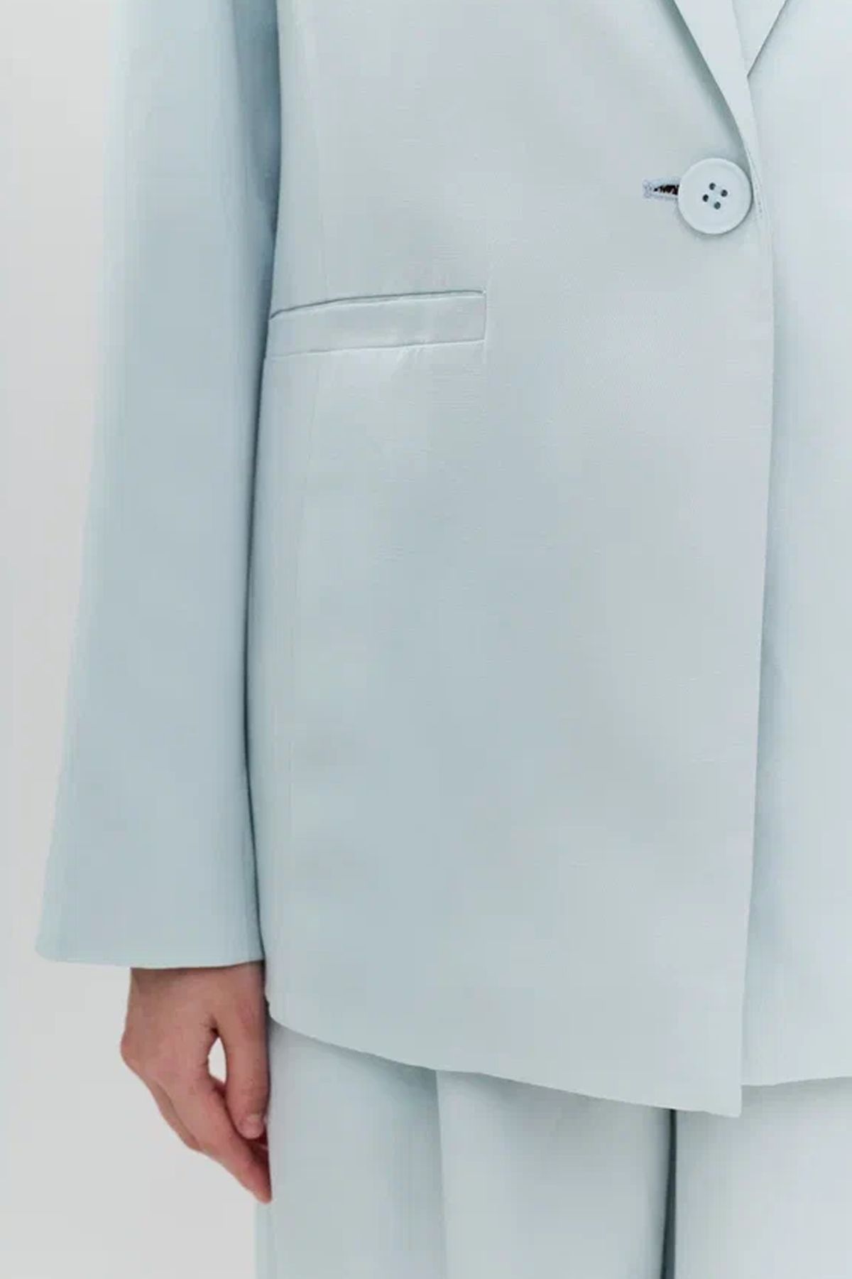 Однотонный жакет голубого цвета в классическом стиле, 52р