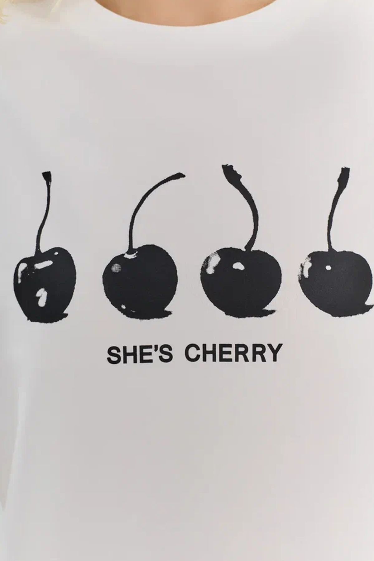 Футболка с принтом "вишни", 50р