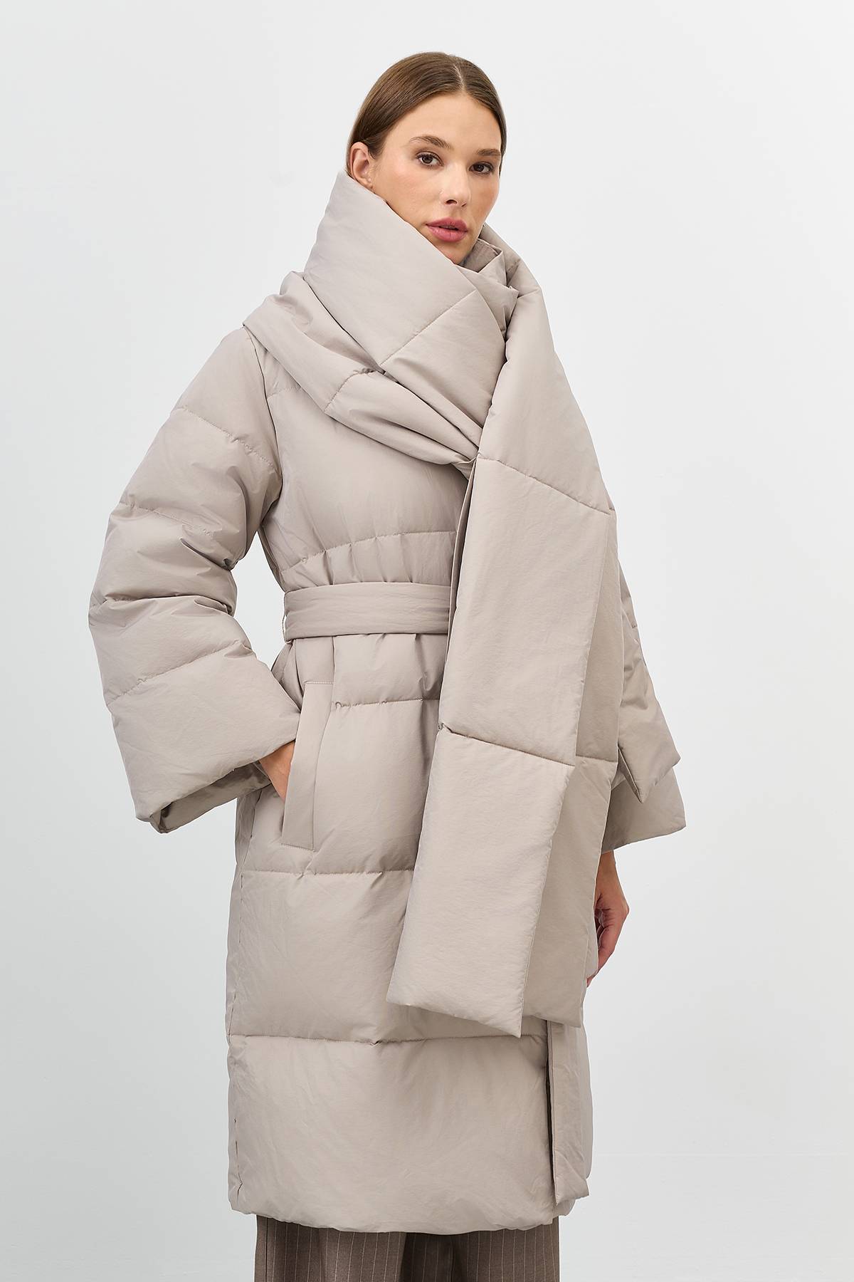 Лимитированная серия пуховое пальто с палантином, 42