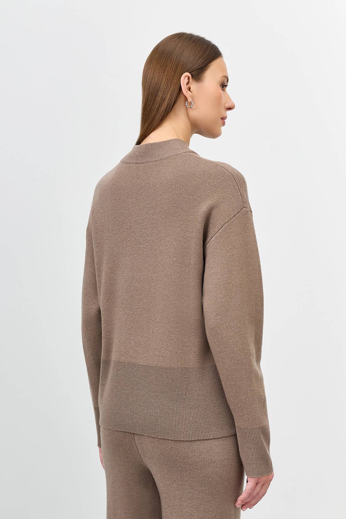 Свободный свитер с шерстью, 46