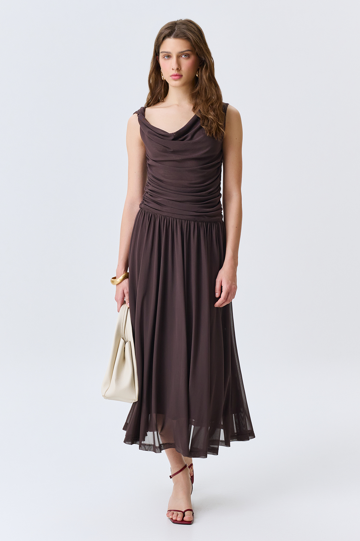 Платье с открытыми плечами, 50