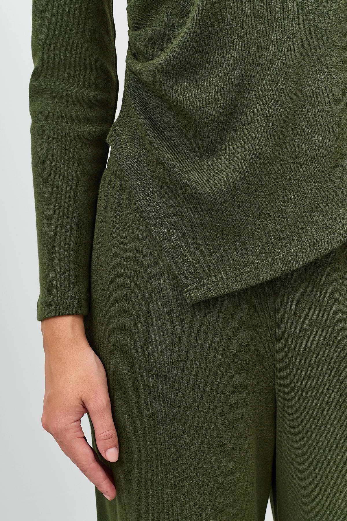 Лимитированная серия джемпер хаки с палантином, 48