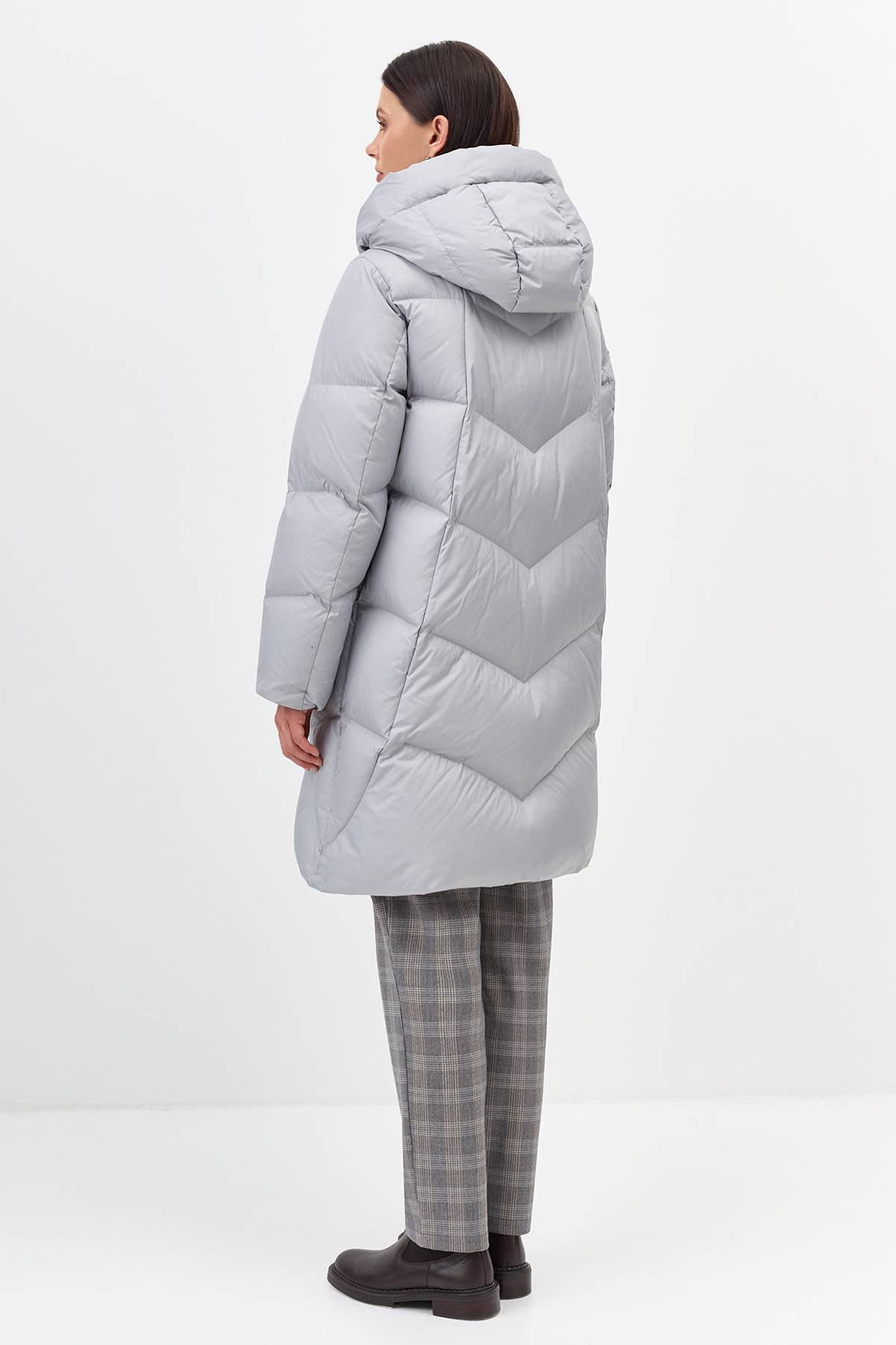 Лимитированная серия объемный пуховик с фигурной стежкой с палантином, 40