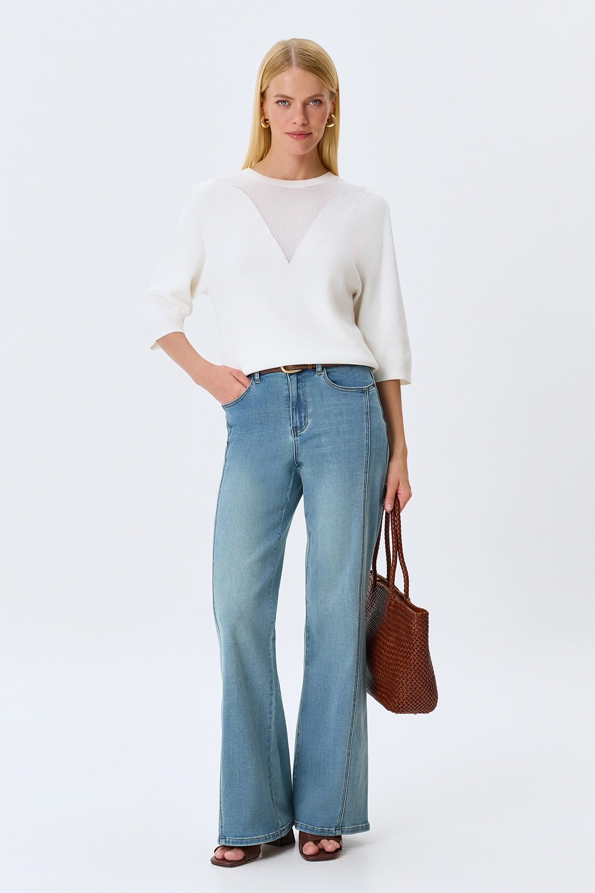 Джинсы Boot cut c деликатной варкой, 44