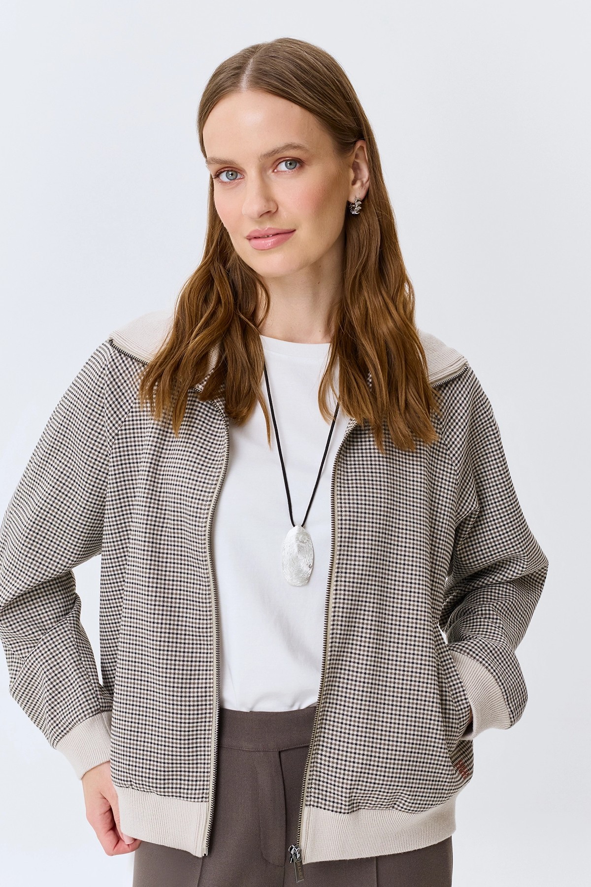 Бомбер в мелкую клетку из смесовой вискозы, 46