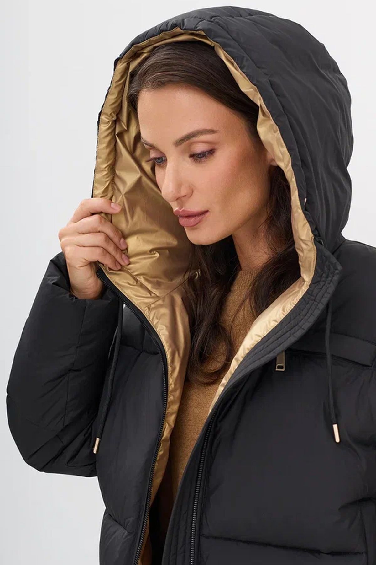 Объемная куртка с металлизированной подкладкой в черном цвете, 50р