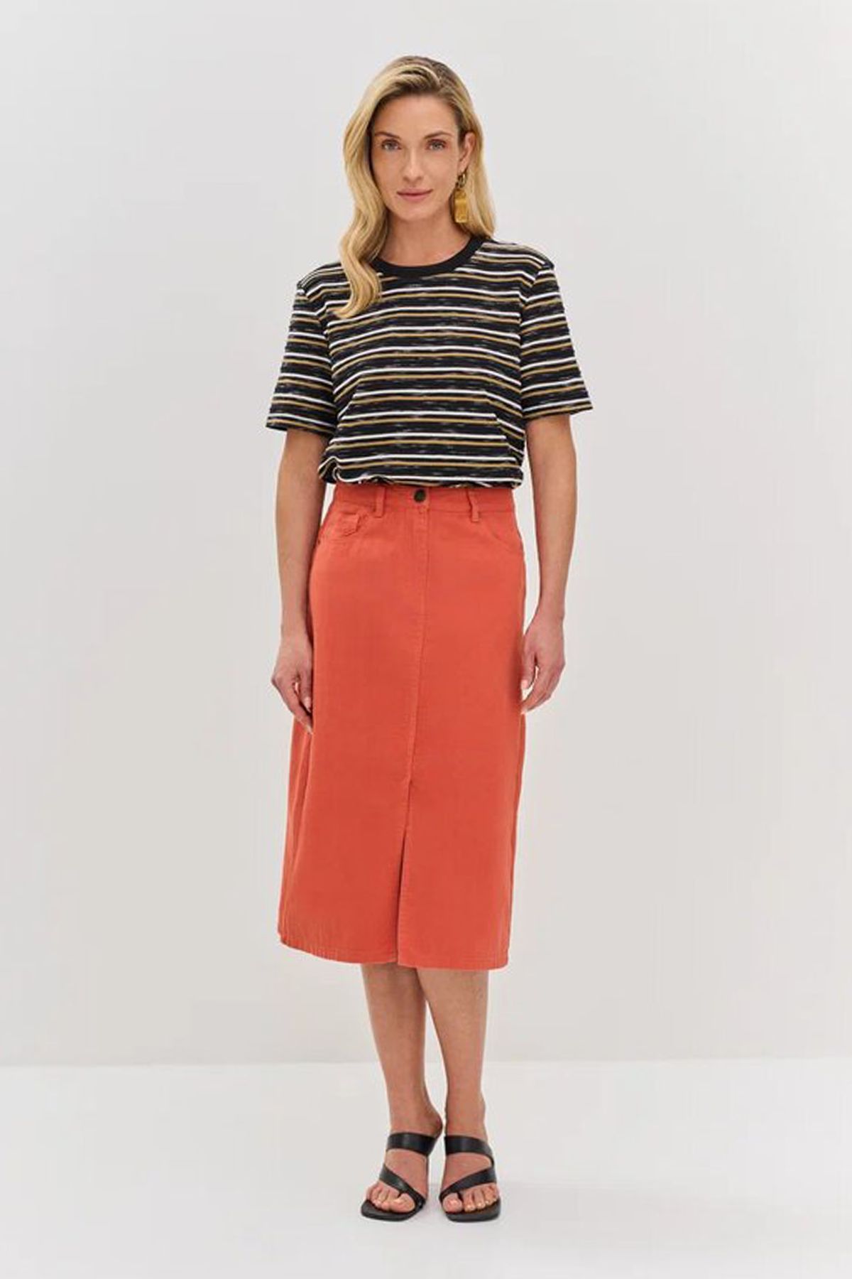 Футболка из фактурного трикотажа в контрастную полоску, 44р