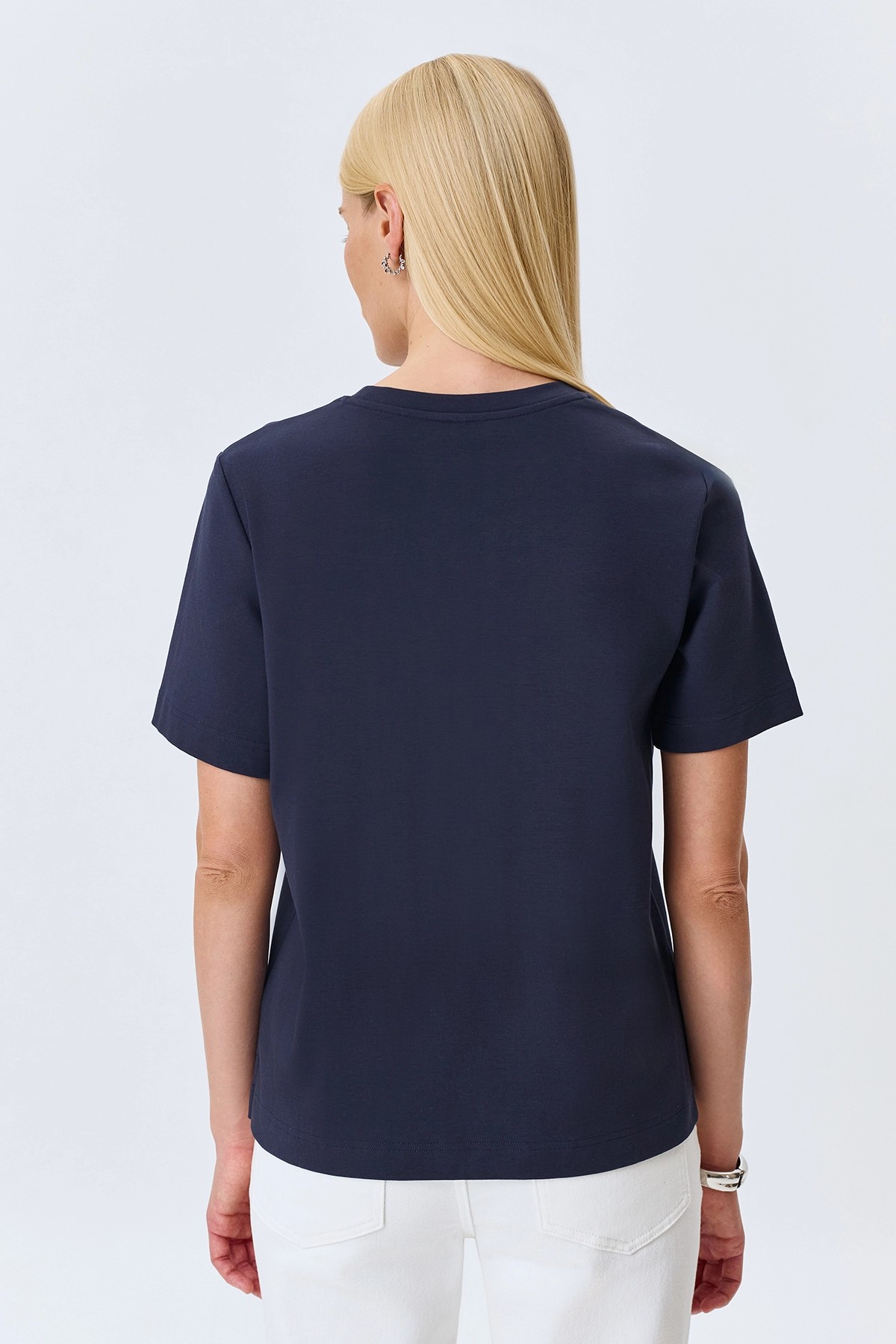 Футболка с контрастной вышивкой, 44