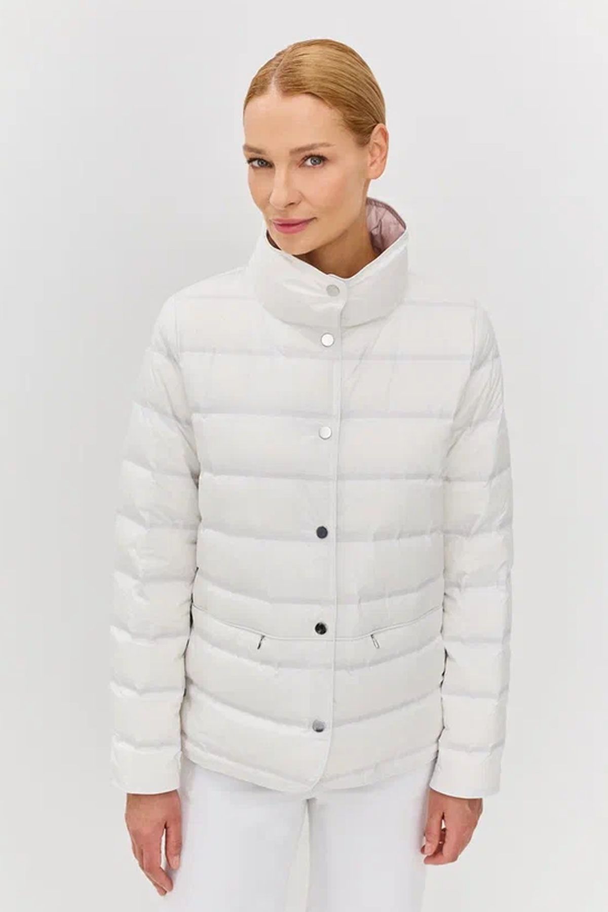 Куртка с контрастной подкладкой прямого силуэта в жемчужном цвете, 42р