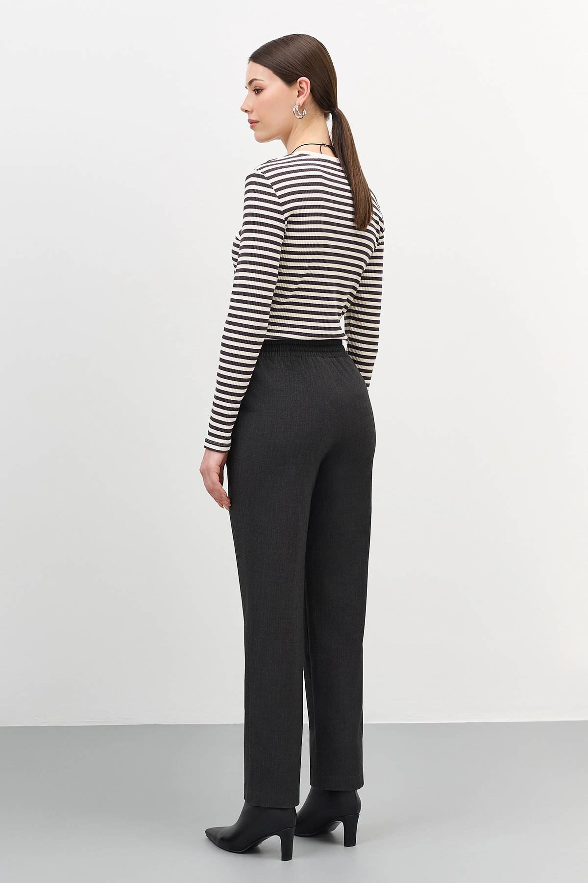 Комфортные брюки на широком поясе, 50