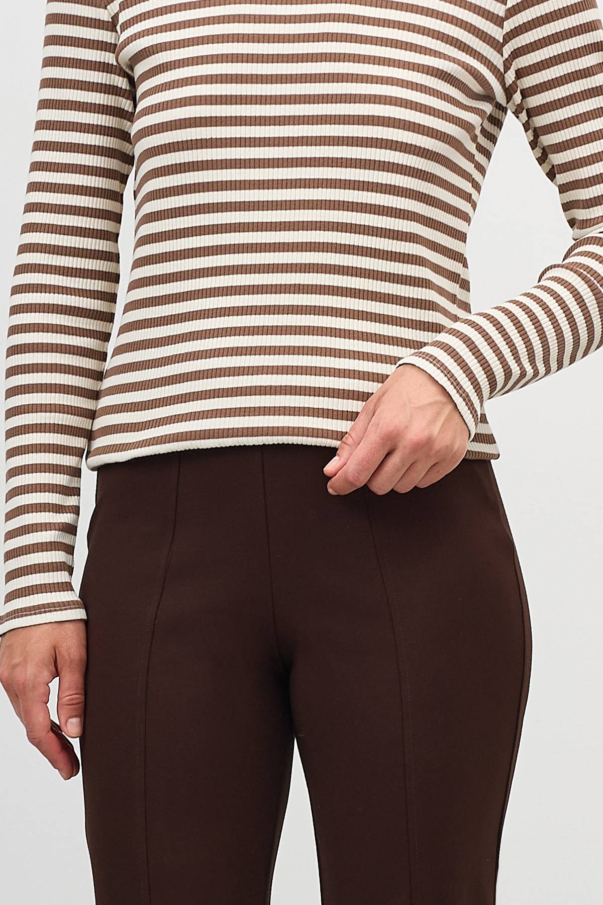 Трикотажные брюки с рельефами, 52