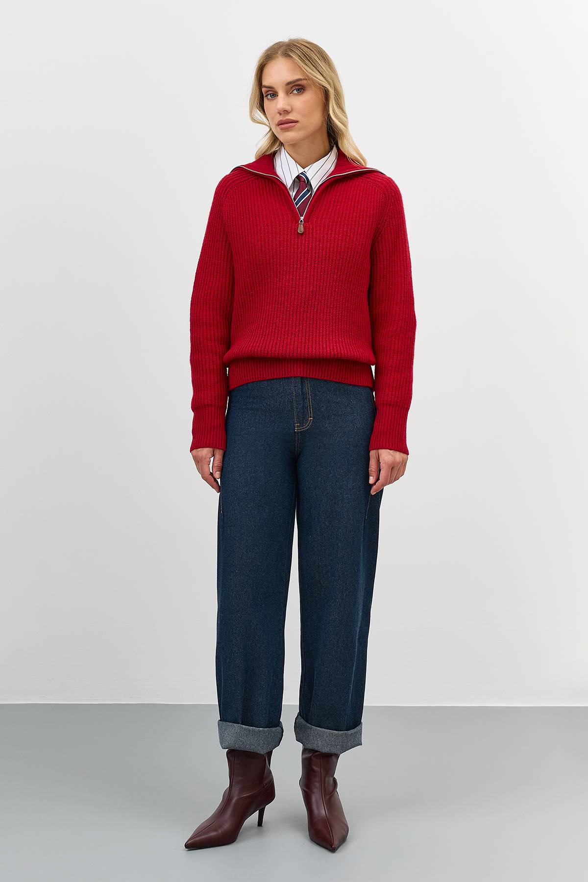 Лимитированная серия красный свитер с отложным воротником на молнии и ремень, 42