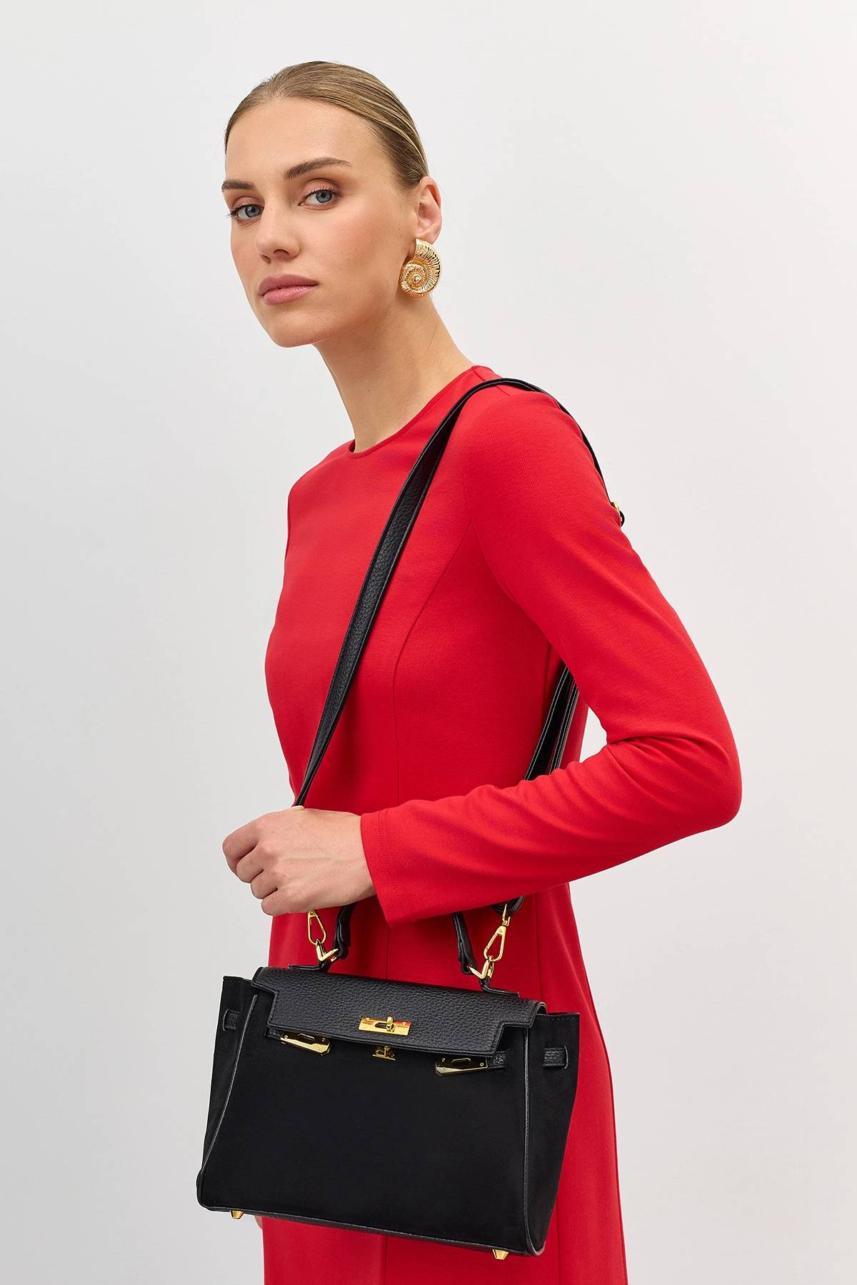 Элегантная сумка с короткими ручками и металлической застёжкой, One