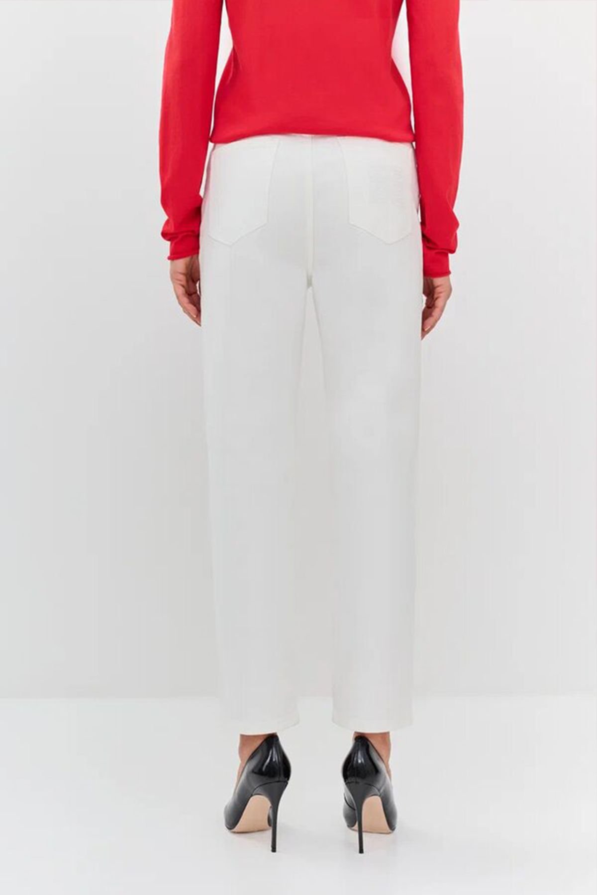 Белые джинсы в стиле regular fit, 50р