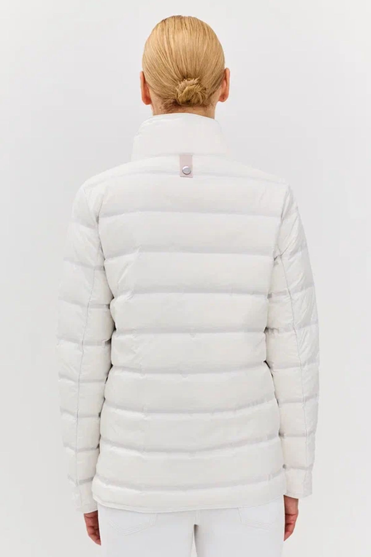 Куртка с контрастной подкладкой прямого силуэта в жемчужном цвете, 42р