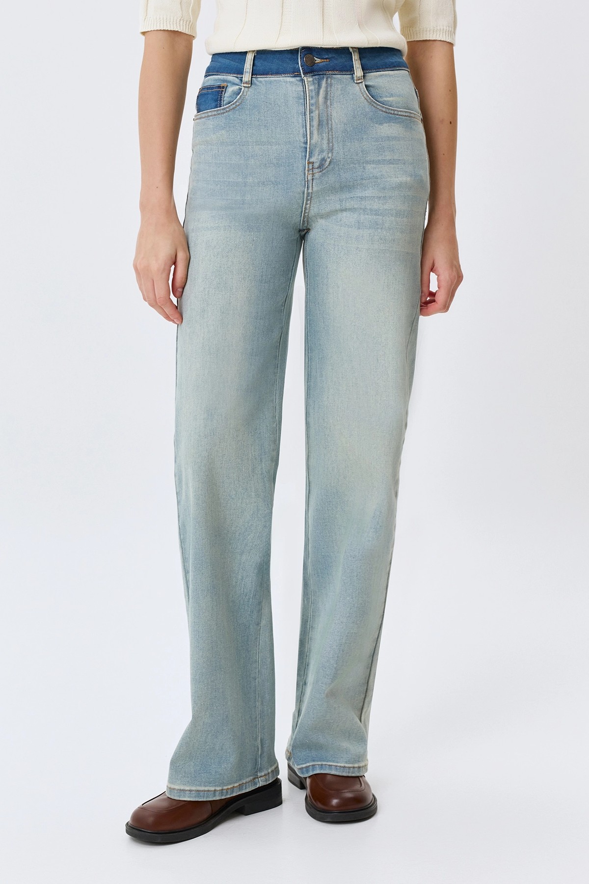 Джинсы Straight fit с акцентной контрастной варкой, 50