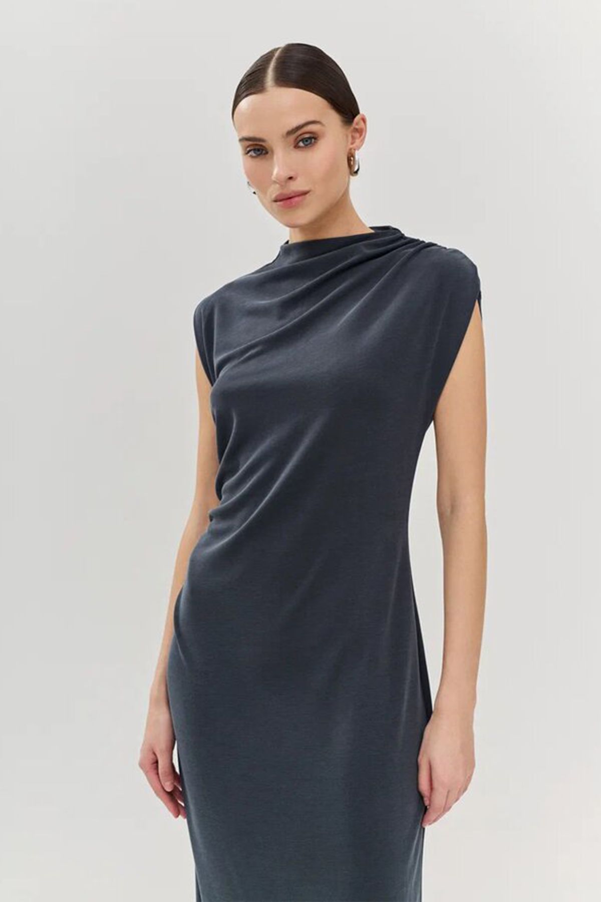 Элегантное платье с закрытой горловиной, 48р