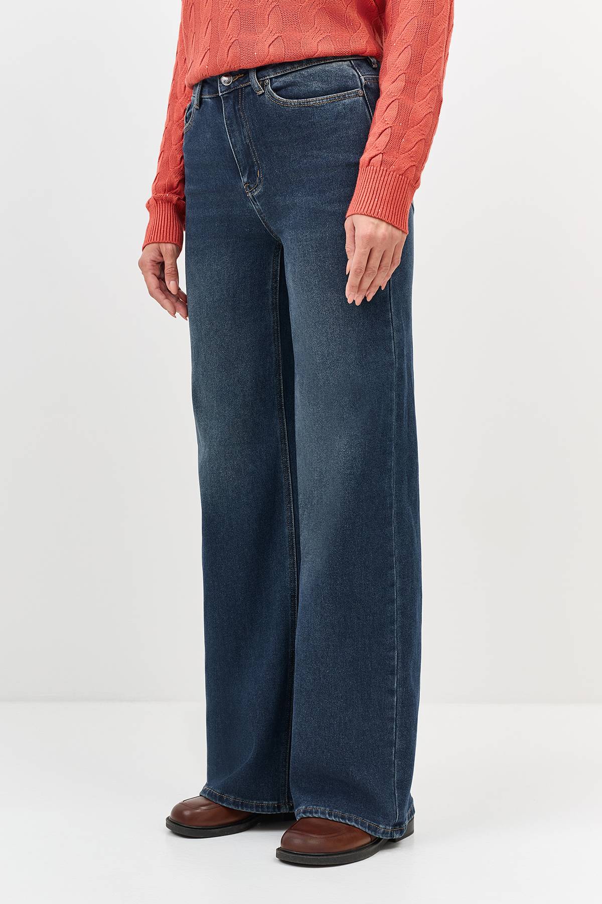 Широкие джинсы с деликатной варкой, 42