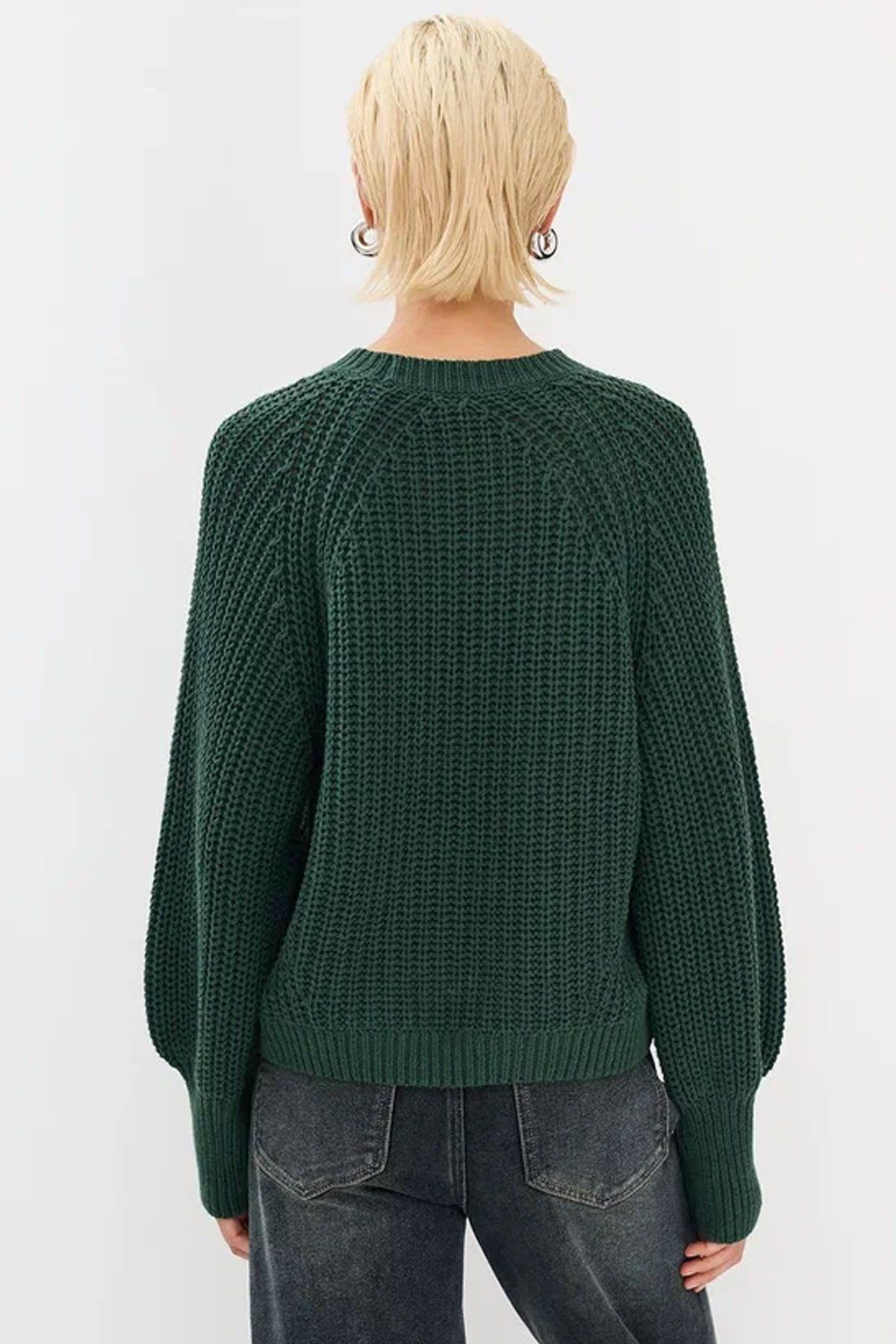 Объемный укороченный свитер крупной вязки, 48р