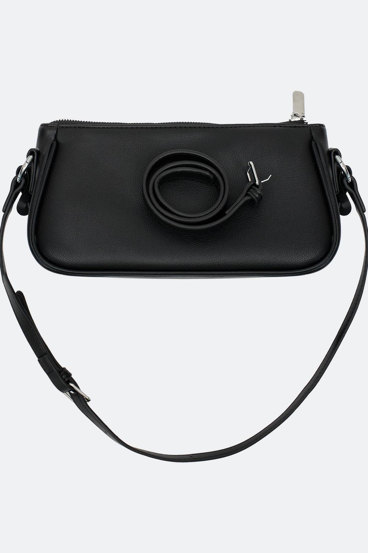 Сумка из искусственной кожи с акцентной цепочкой, One