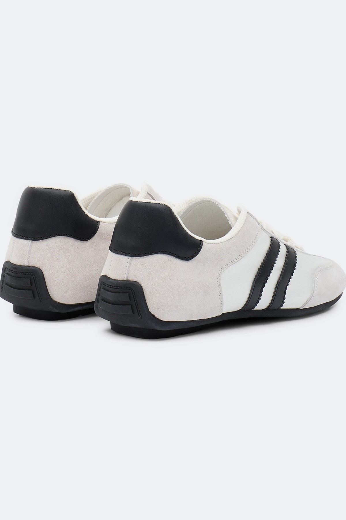 Комбинированные кроссовки с контрастными деталями, 40