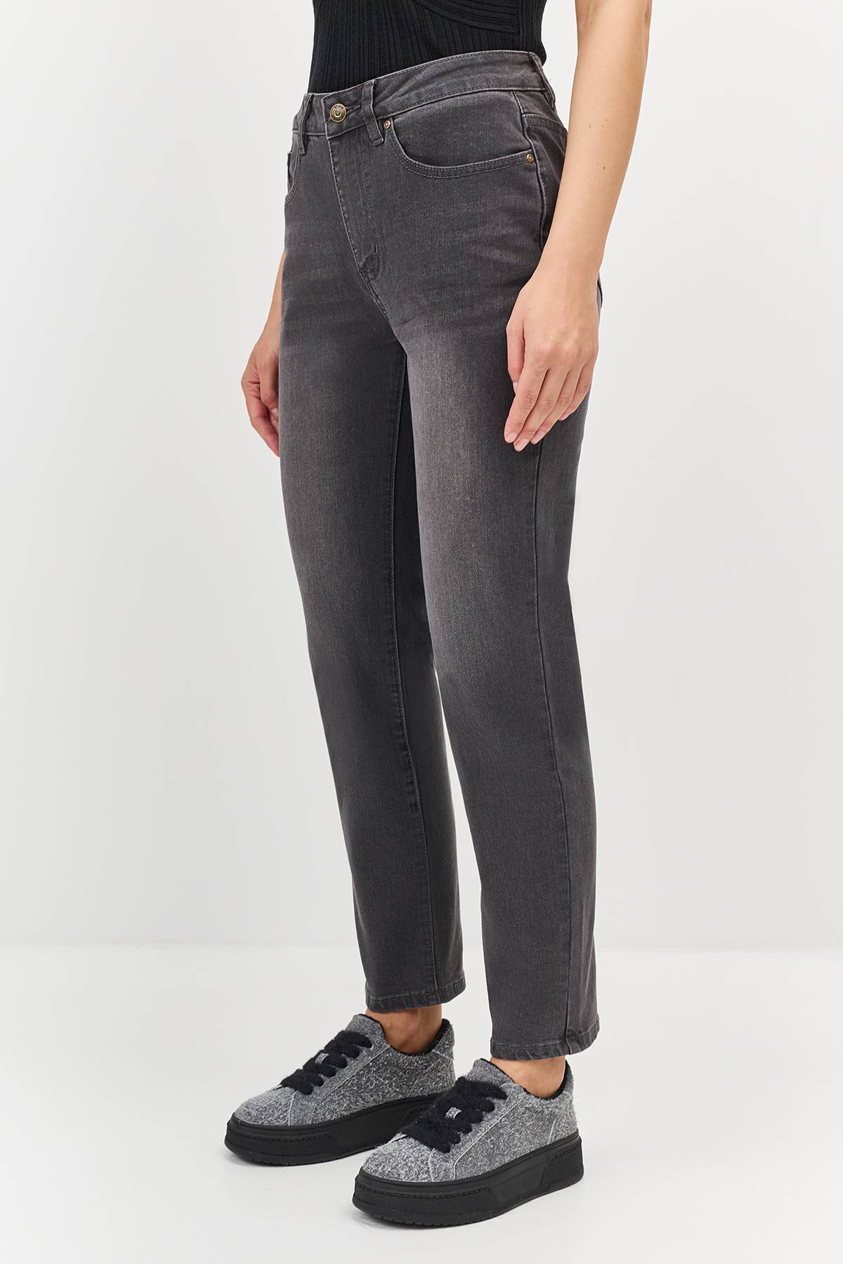 Графитовые джинсы с деликатной варкой, 36