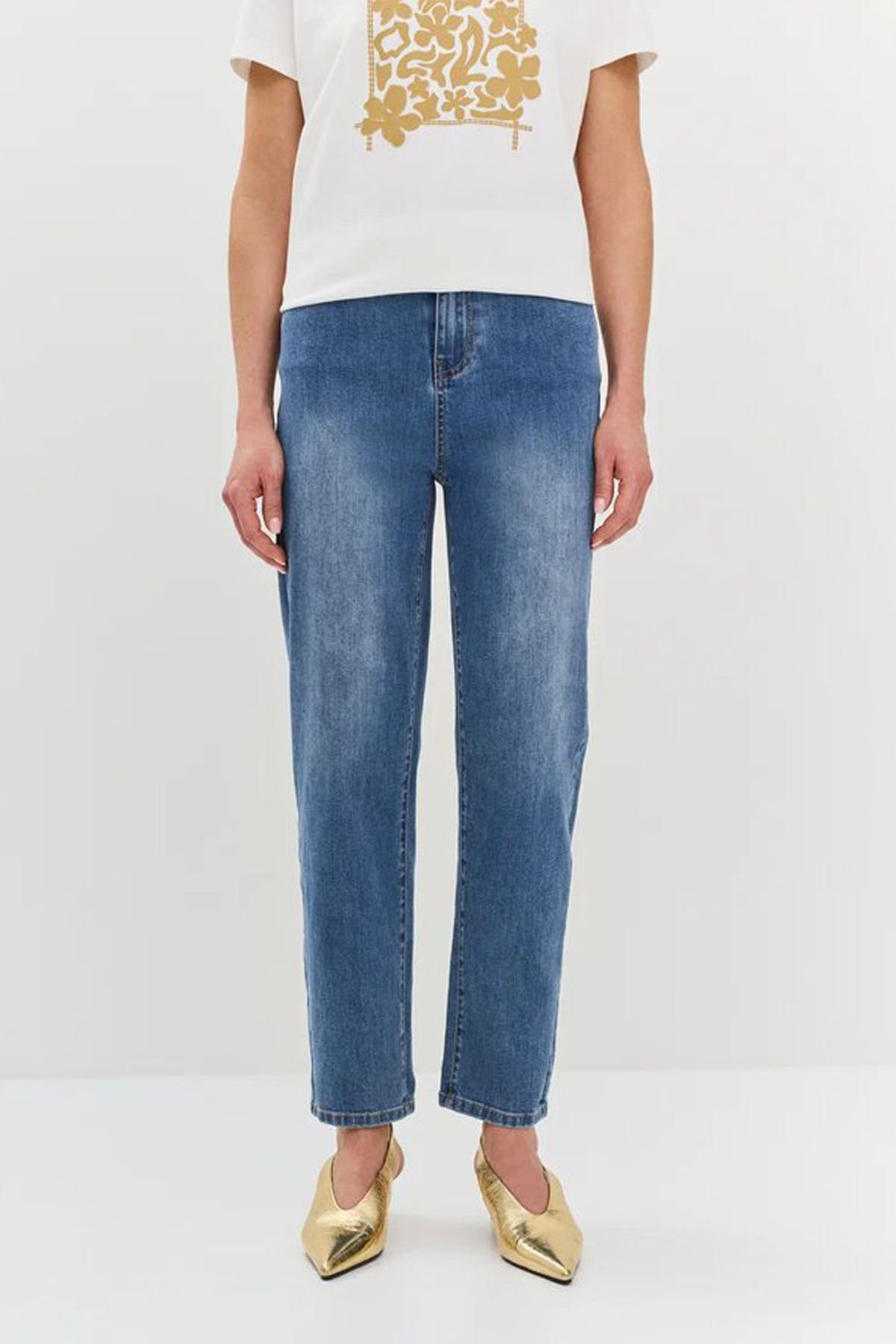 Джинсы с контрастной вышивкой на задних карманах и кокетке, 42р