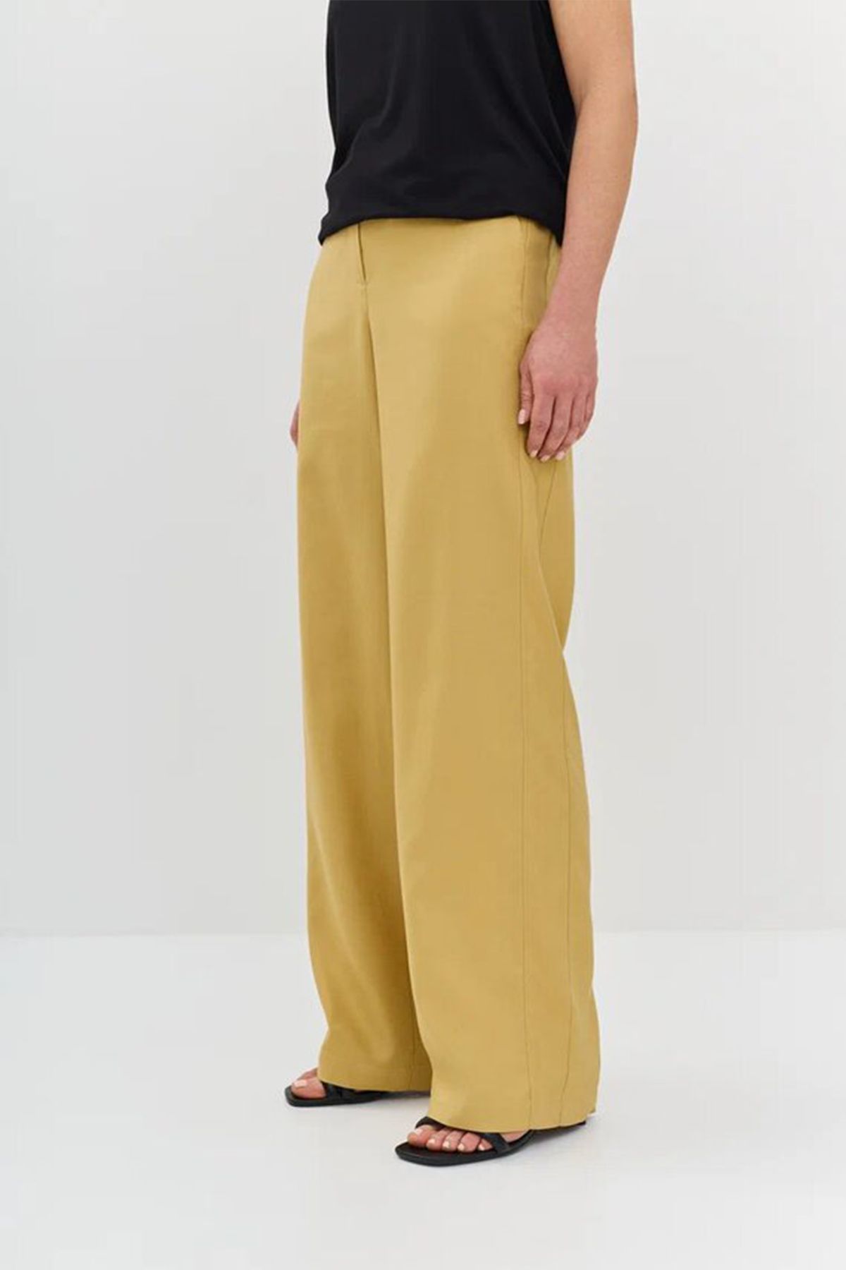 Горчичные брюки с карманами, 48р