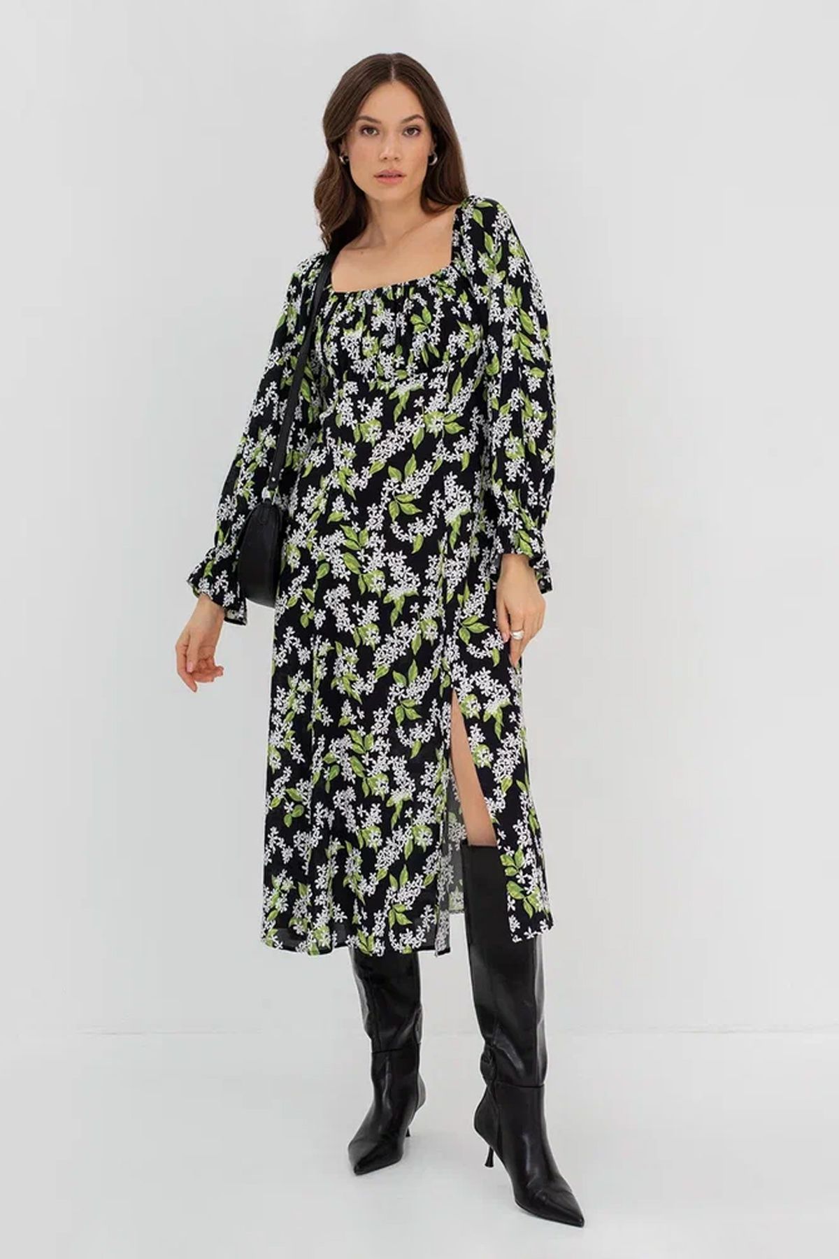 Платье с квадратным вырезом горловины 43507/9, 42р