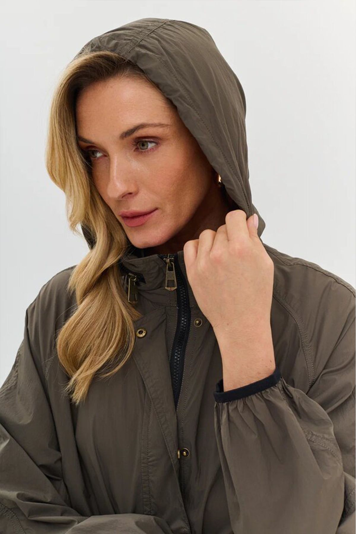 Легкий плащ свободного силуэта, 42р