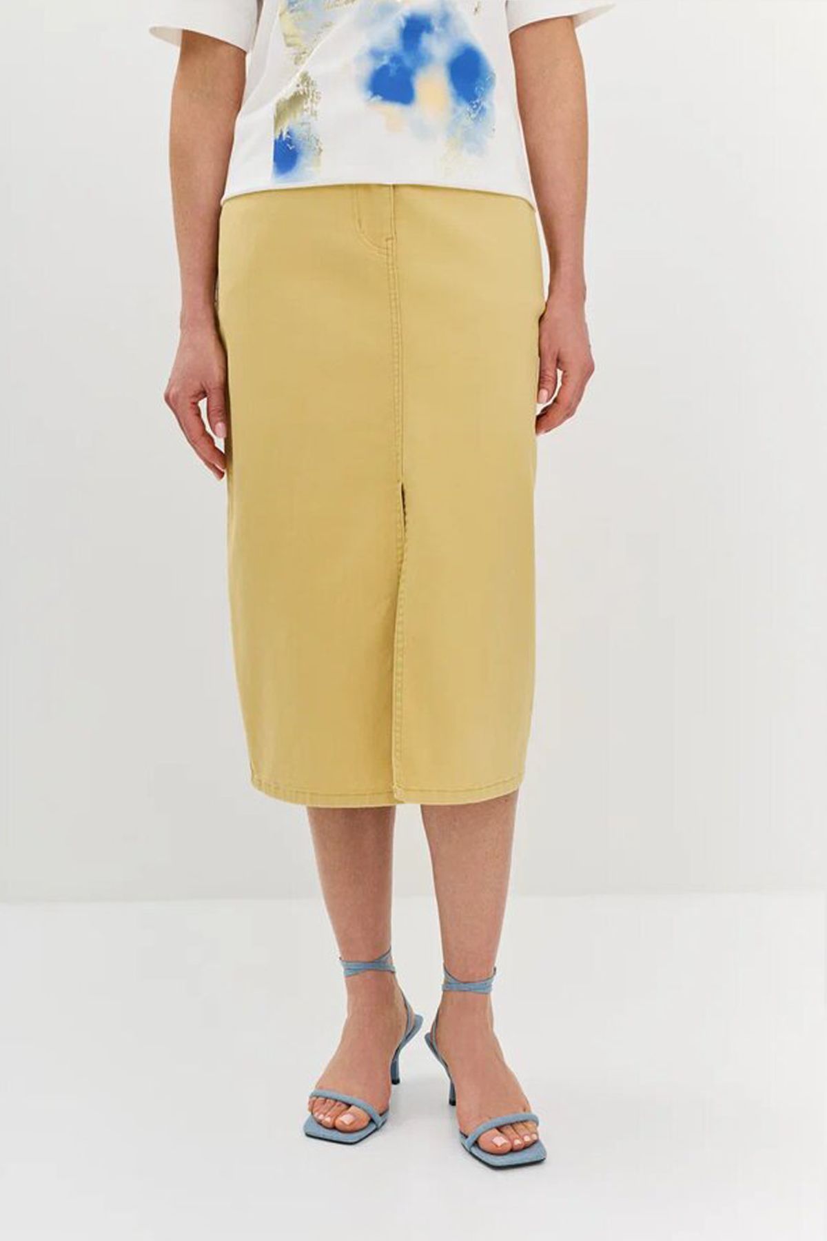 Джинсовая юбка с разрезом, 50р