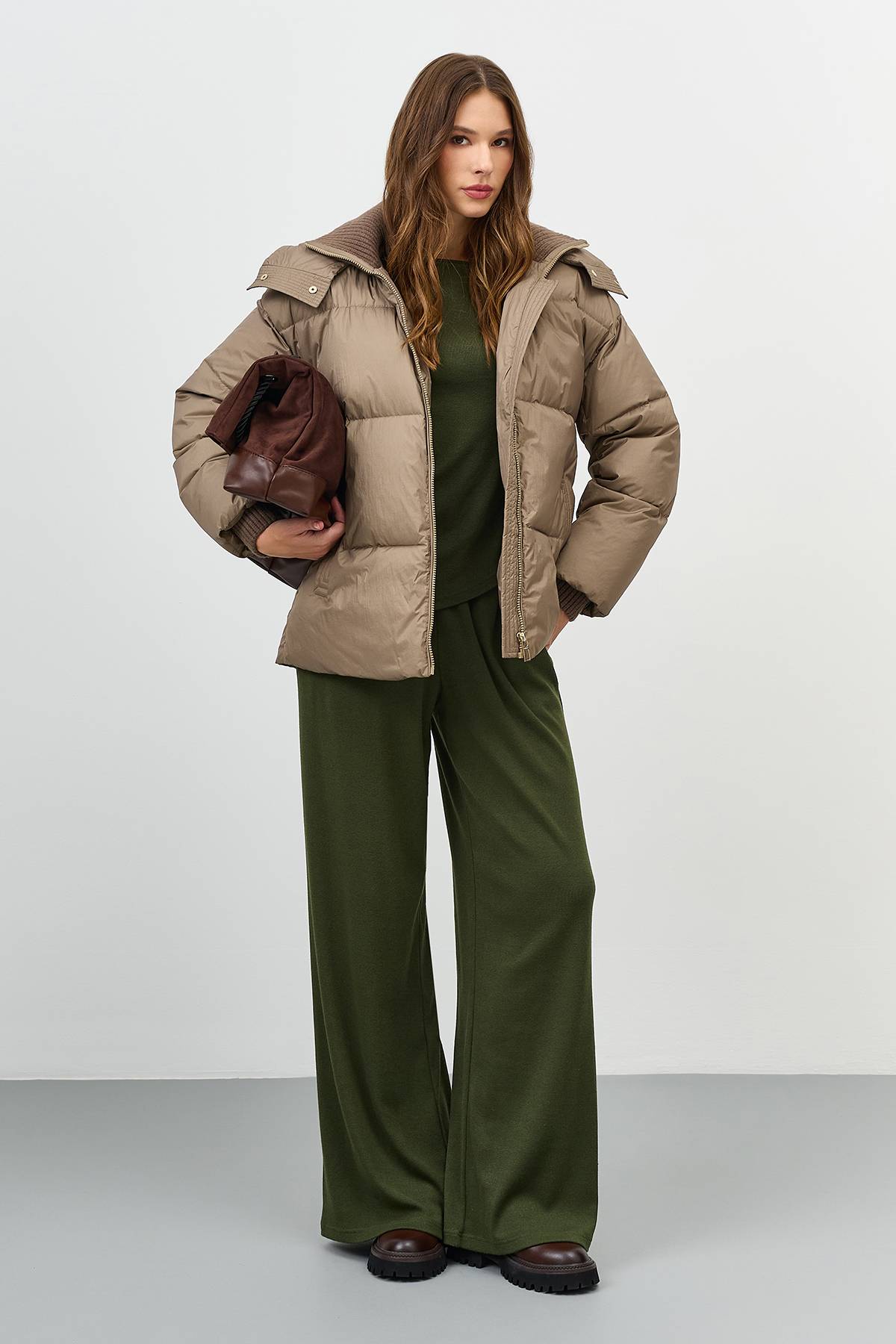 Лимитированная серия Куртка из нейлона с метализированным эффектомс палантином, 46