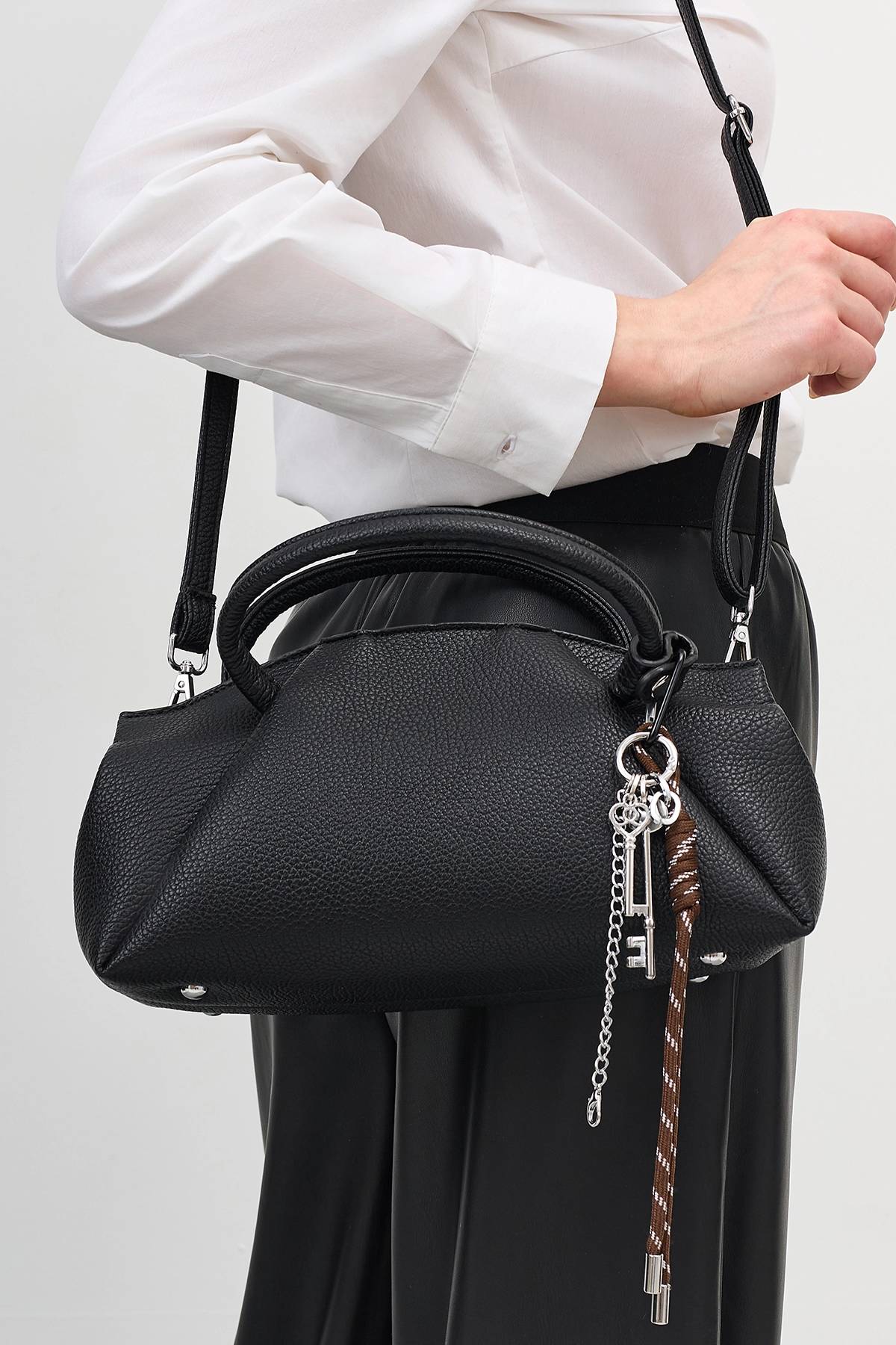 Сумка багет с декоративным обвесом, One