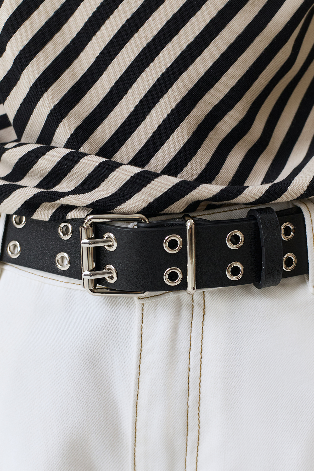 Широкий кожаный ремень с люверсами, S