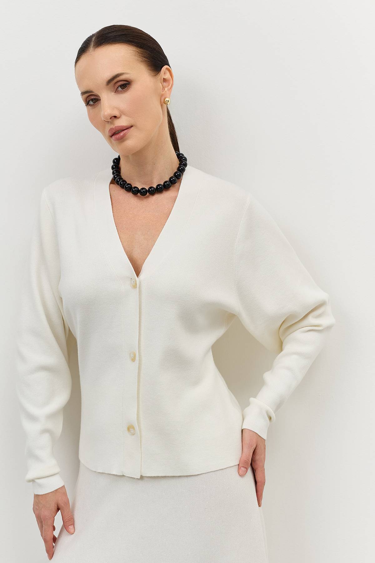 Классический белый кардиган с V-образным вырезом, 48