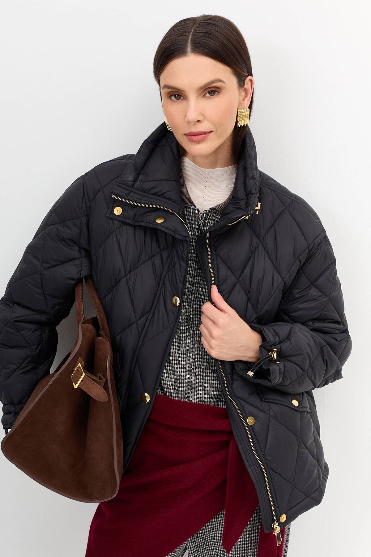 Лимитированная серия куртка с акцентной фурнитурой в черном цвете с  палантином, 38