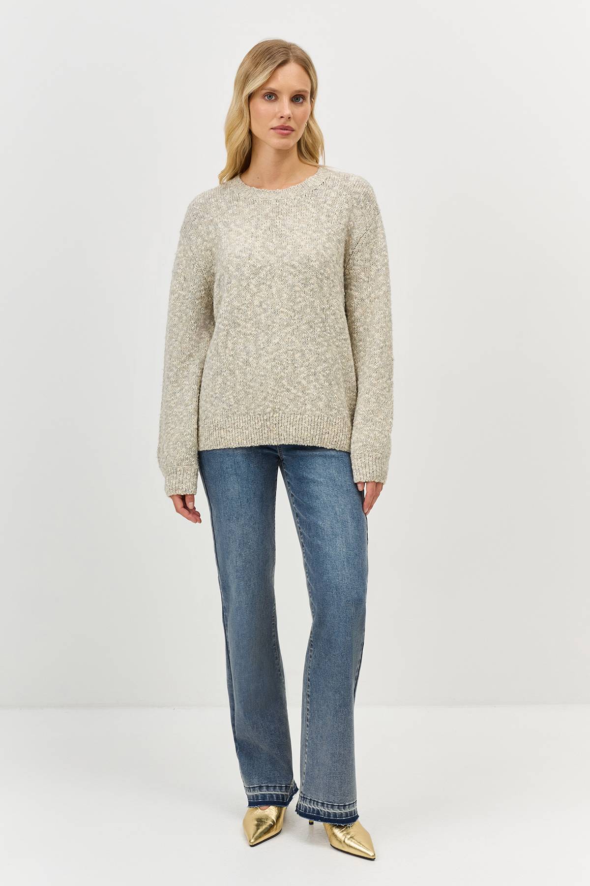 Лимитированная серия объемный джемпер с мерцающими пайетками с палантином, 40