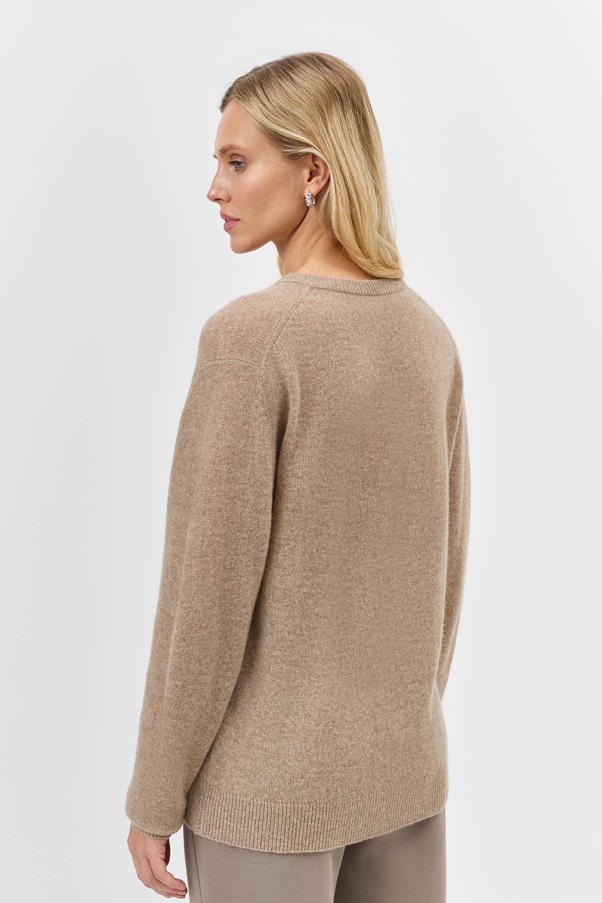 Лимитированная серия джемпер с V-образным вырезом из 100% кашемира и ремень, 42