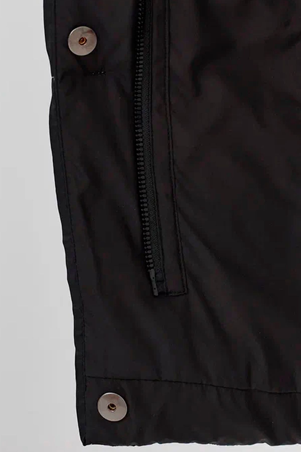 Двухцветная куртка из гофрированной фактурной ткани, 40р