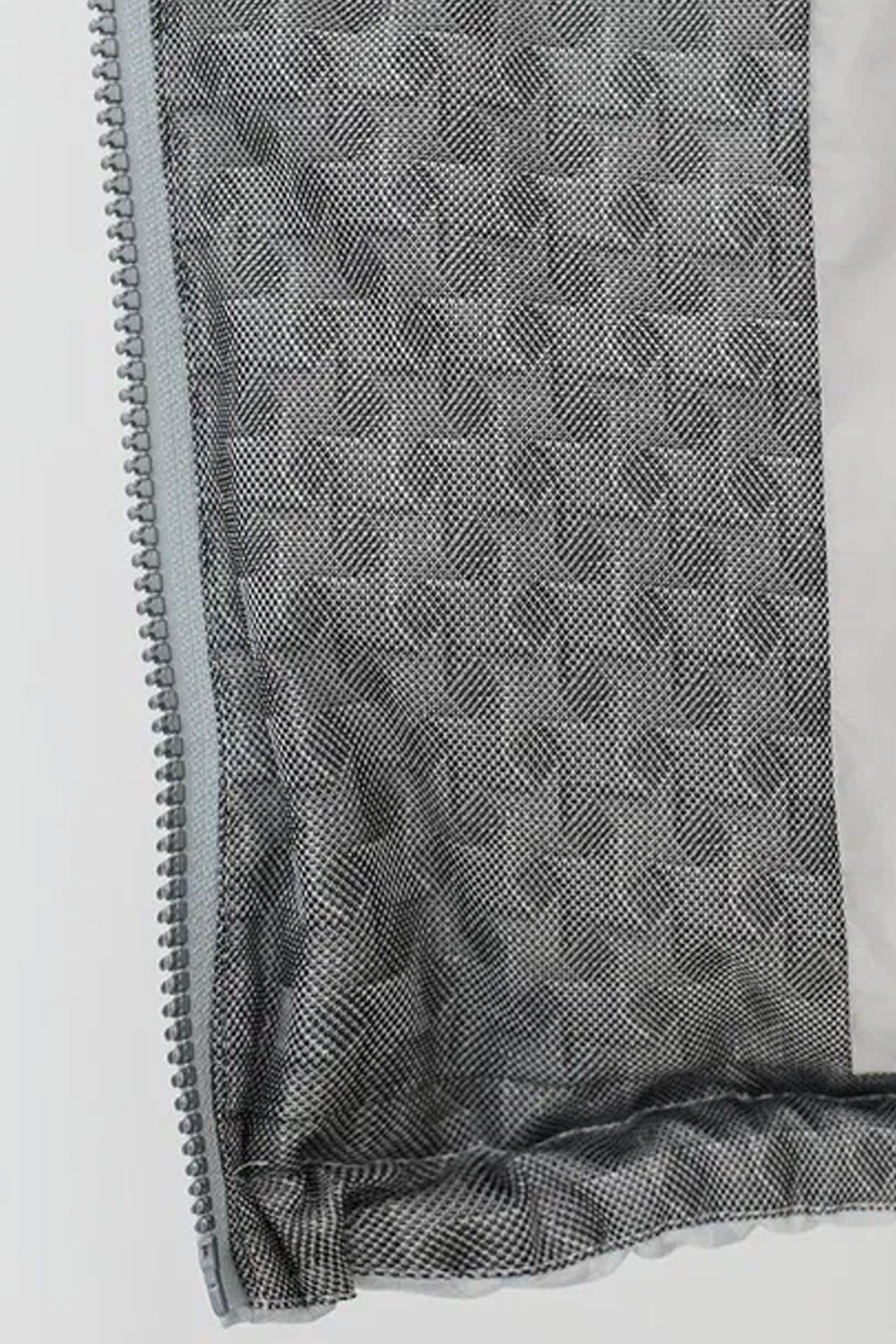 Объемная куртка с принтом гусиная лапка, 50р