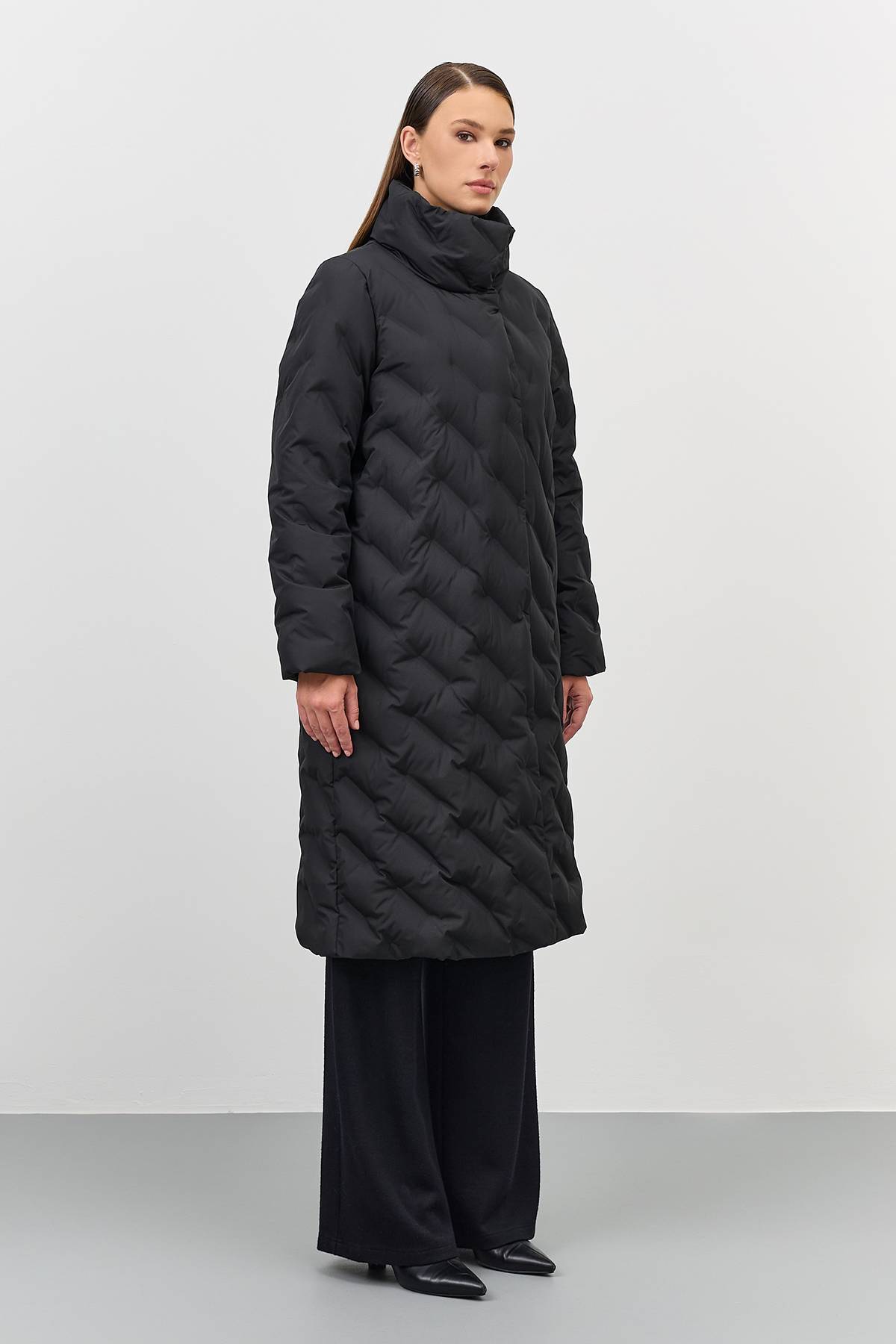 Лимитированная серия пальто с светло-серым палантином , 48