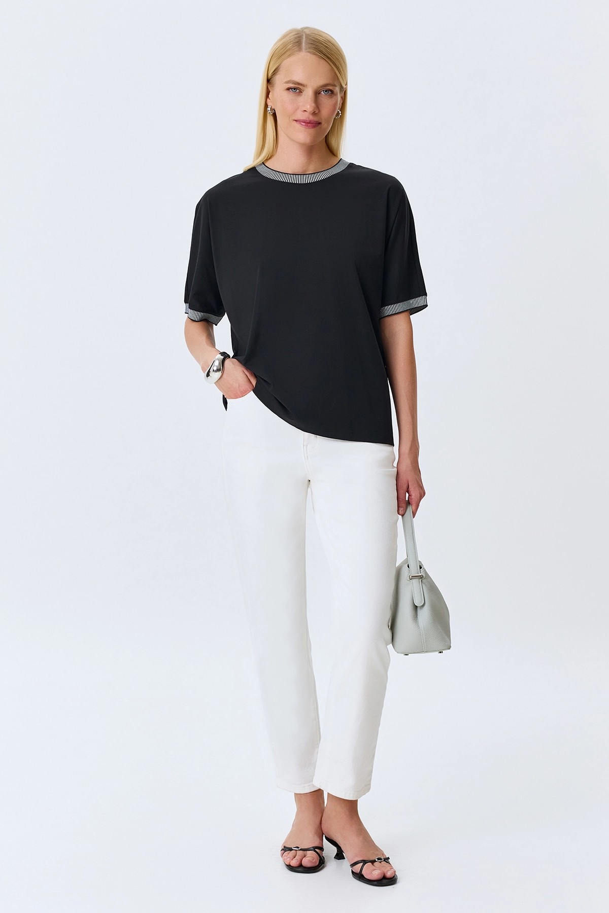 Свободная блузка с контрастным рибом, 44